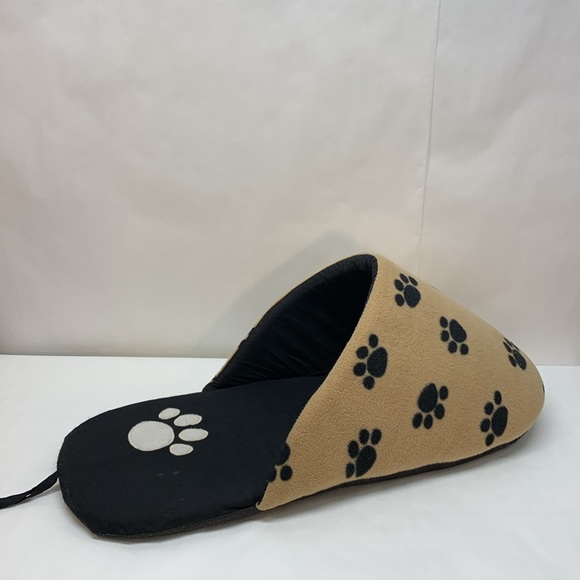 Plush Cat/Dog Cave Pet Bed slipper shoe shaped paw print - Picture 3 of 7